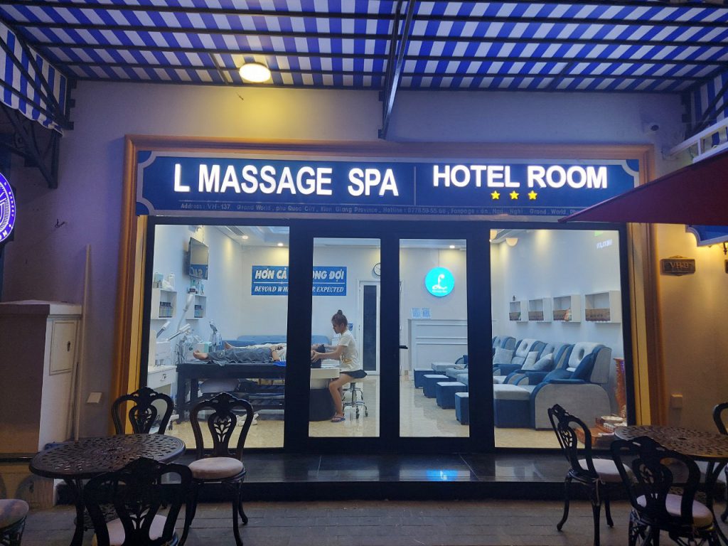 THI CÔNG PHÒNG XÔNG HƠI- L MASSAGE SPA HOTEL PHÚ QUỐC